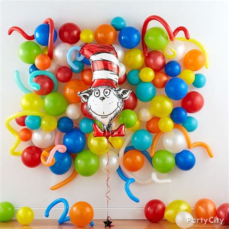 dr seuss balloon garland